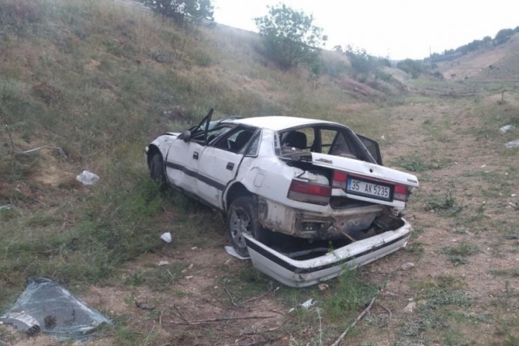 Şarampole u&ccedil;an ara&ccedil;ta 2 kişi ağır yaralandı