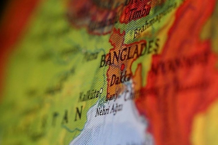 Bangladeş'te konteyner deposunda yangın: 4 &ouml;l&uuml;, 400 yaralı