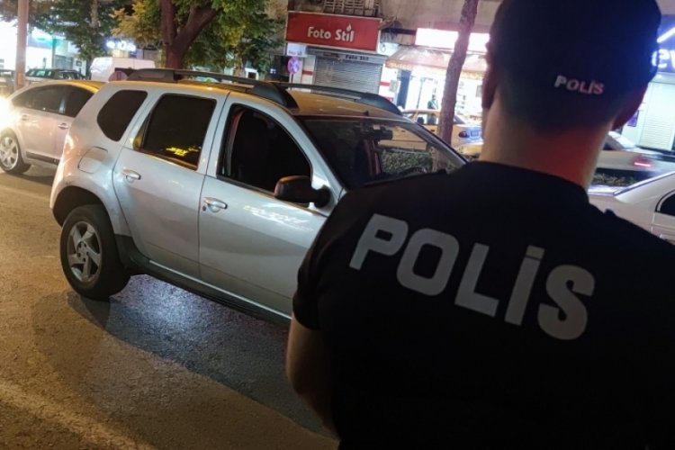 İki grup arasında silahlı bı&ccedil;aklı kavga: 4 g&ouml;zaltı
