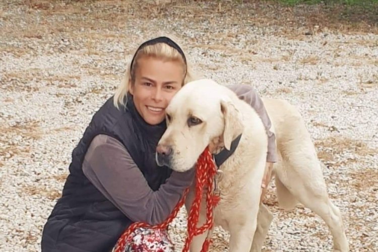 Bursa'da k&ouml;peğini kul&uuml;besinin başında bekliyor
