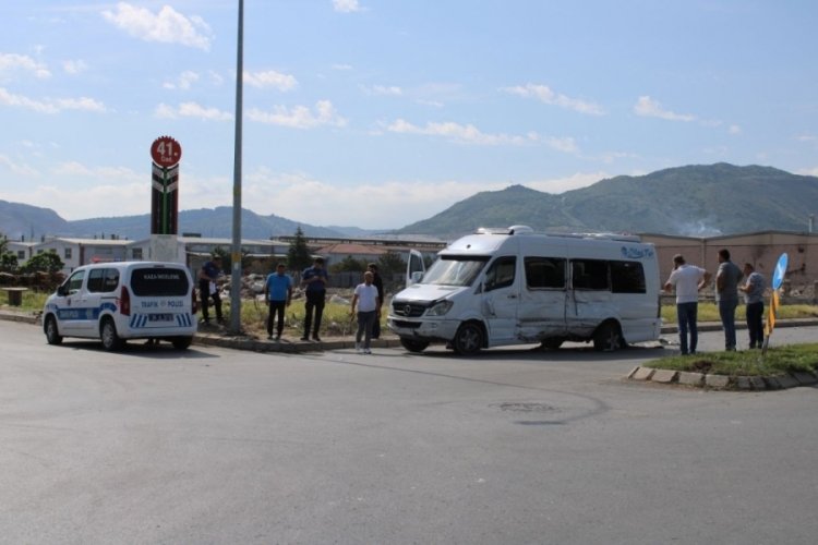 Kayseri'de b&uuml;y&uuml;k kaza! 7 kişi yaralandı