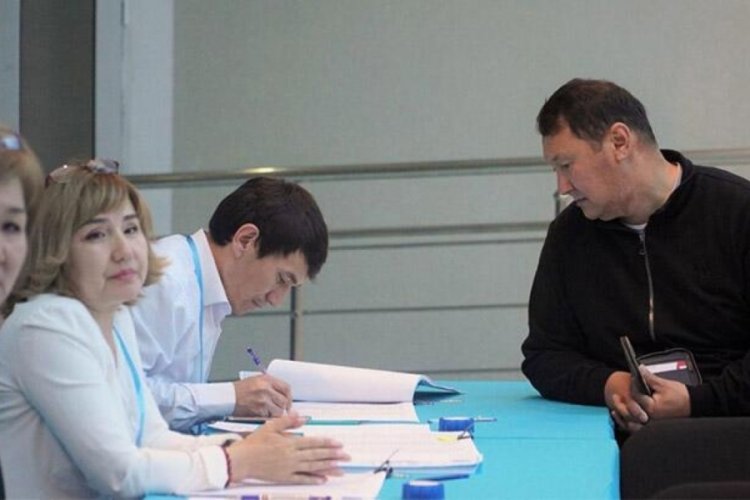 Kazakistan'da anayasa değişikliğine 'evet' oyu