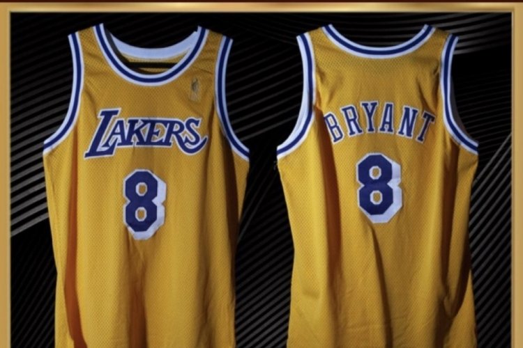 Kobe Bryant'ın &ccedil;aylak sezon formasına rekor &uuml;cret