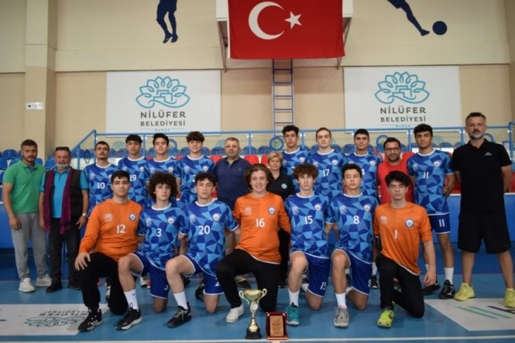 Nil&uuml;fer hentbol altyapı takımları derecelerle d&ouml;nd&uuml;