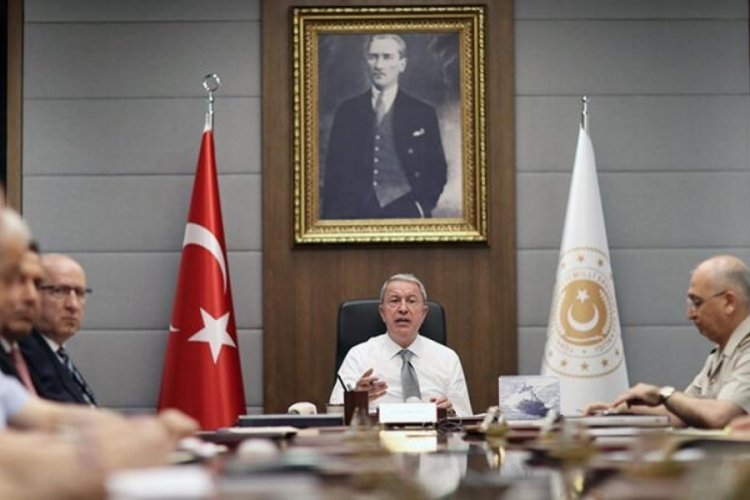 Bakan Hulusi  Akar'dan komutanlarla toplantı