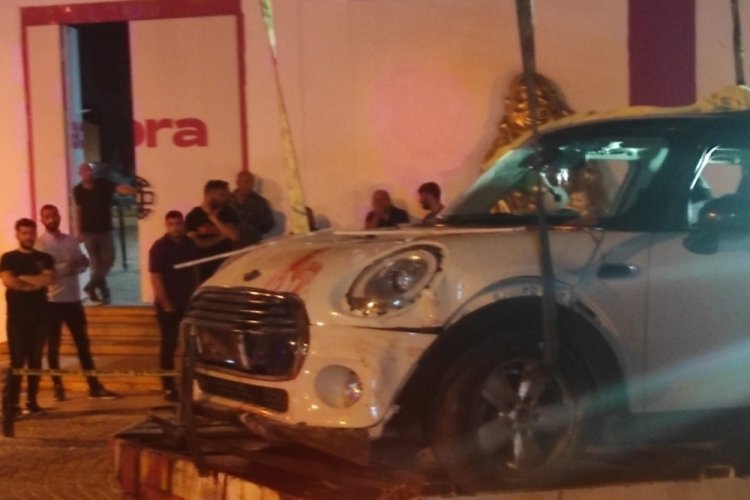 Otomobilin &ccedil;arptığı İngiliz turist hayatını kaybetti