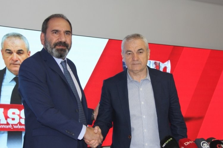 Rıza &Ccedil;alımbay s&ouml;zleşmeyi imzaladı