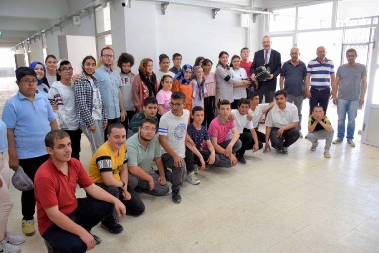 Bursa Karacabey'de eğitime destekler s&uuml;r&uuml;yor
