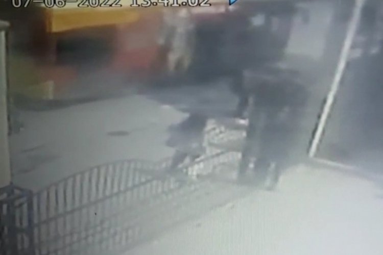 İstanbul'da &ccedil;ocuklara &ccedil;arpan otob&uuml;s şof&ouml;r&uuml; ka&ccedil;tı