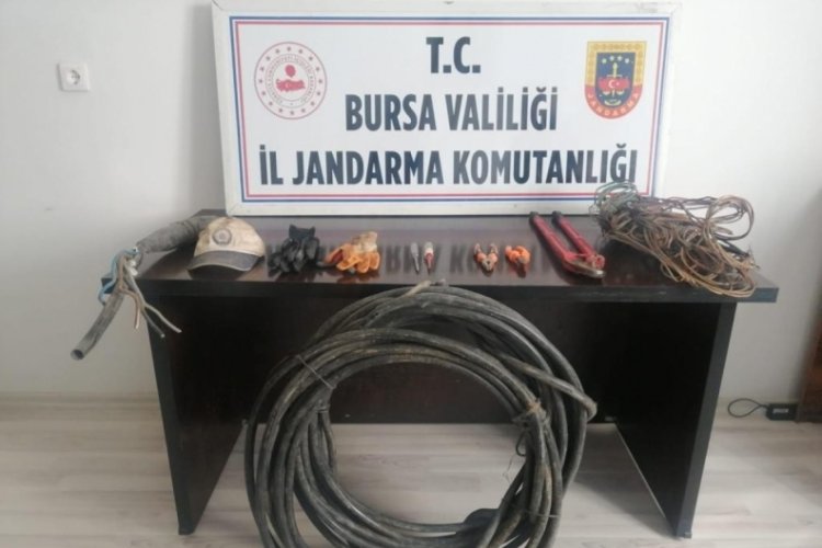 Bursa'da kablo hırsızları su&ccedil; &uuml;st&uuml; yakalandı