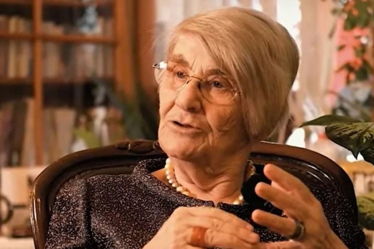 Canan Karatay'dan a&ccedil;ıklama: Gen&ccedil;lerimiz hepsi kısır