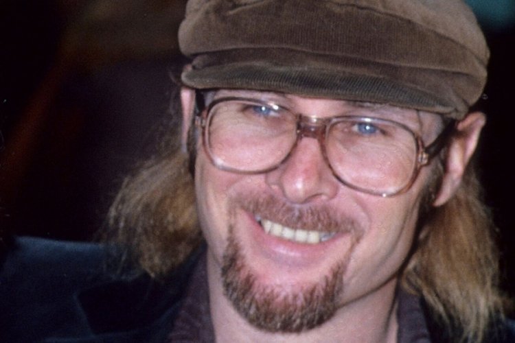 70'lerin &uuml;nl&uuml; şarkıcısı Jim Seals, hayata veda etti