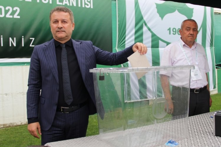 Giresunspor'da Hakan Karaahmet yeniden başkan se&ccedil;ildi