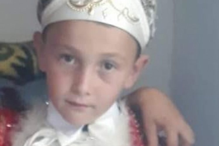 S&uuml;t toplama kamyonetinin &ccedil;arptığı &ccedil;ocuk hayatını kaybetti