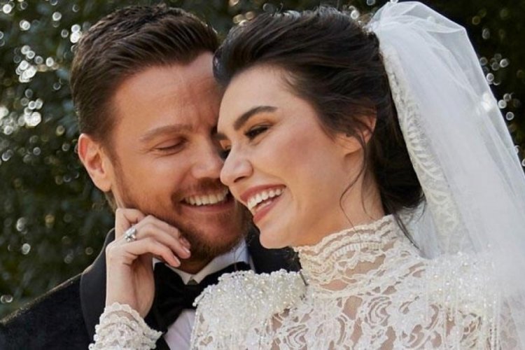 Burcu Kıratlı, Sinan Ak&ccedil;ıl'ı tarihe g&ouml;md&uuml;!