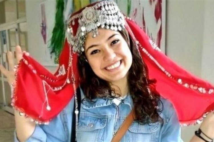 Şehit &Ouml;ğretmen Ayb&uuml;ke, kabri başında anıldı