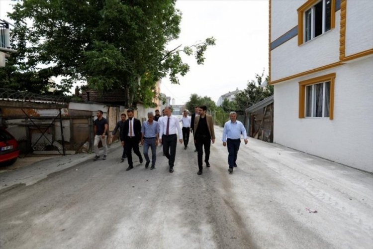 Bursa İneg&ouml;l'de yol kaplama &ccedil;alışmaları yapılıyor