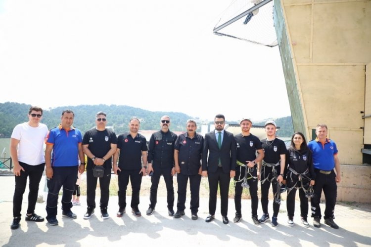 Bursa'da AFAD g&ouml;n&uuml;ll&uuml;s&uuml; gen&ccedil;lere Adrenalin Park'ta motivasyon
