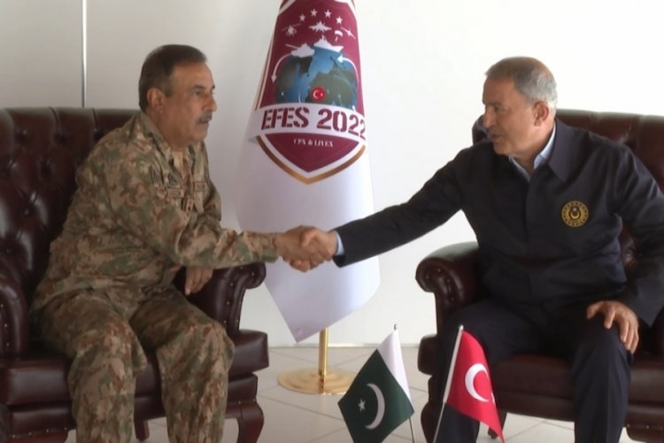 Bakan Hulusi Akar,  Orgeneral Nadeem Raza'yı kabul etti