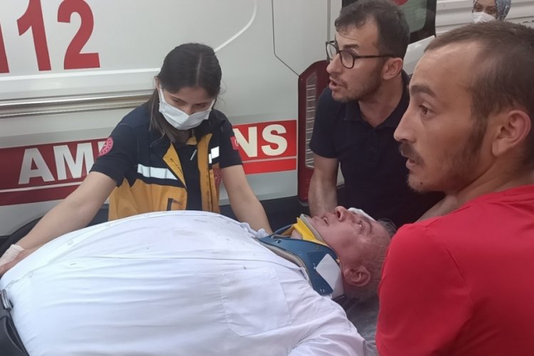 Kavgayı ayırmak isterken canından oluyordu