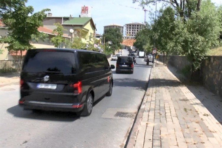 Cumhurbaşkanı Erdoğan'ın konvoyunu durdurup davetiye verdiler
