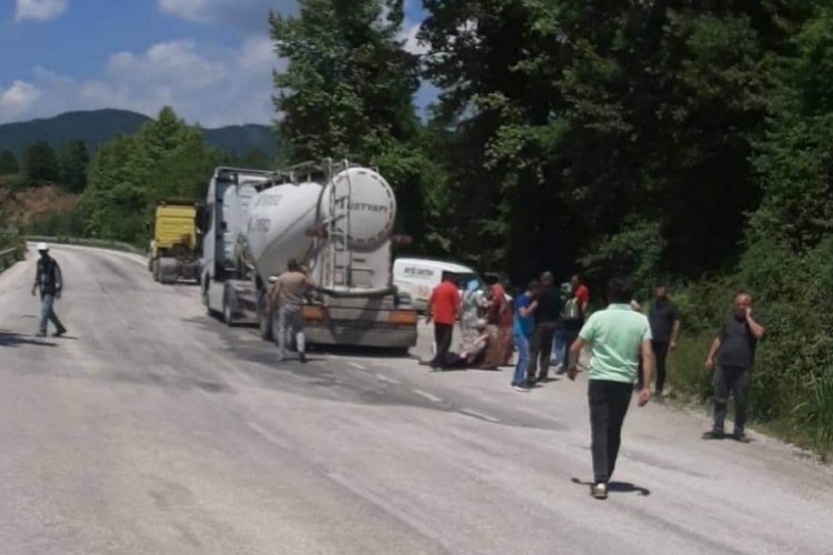 Tırın &ccedil;arptığı 62 yaşındaki kadın hayatını kaybetti