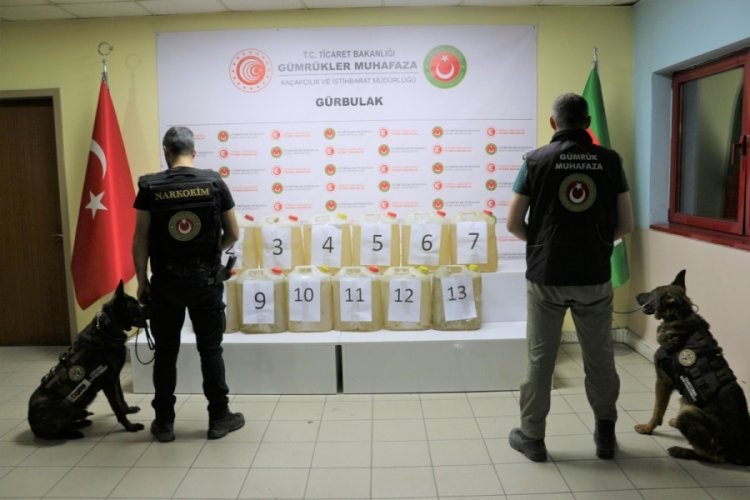 G&uuml;rbulak G&uuml;mr&uuml;k Kapısında 273 kilo sıvı metamfetamin ele ge&ccedil;irildi