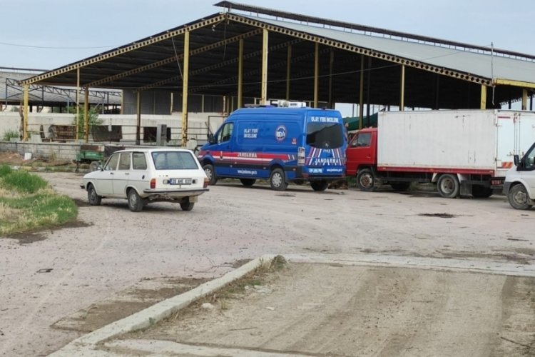 İş&ccedil;i, &ccedil;alıştığı &ccedil;iftlikte &ouml;l&uuml; bulundu
