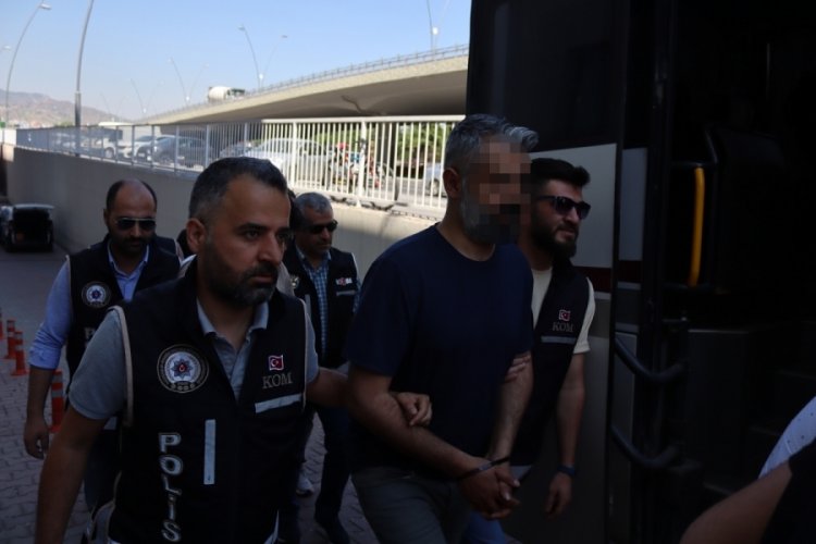 Vatandaşları 100 milyon TL dolandıran 9 kişi yakalandı