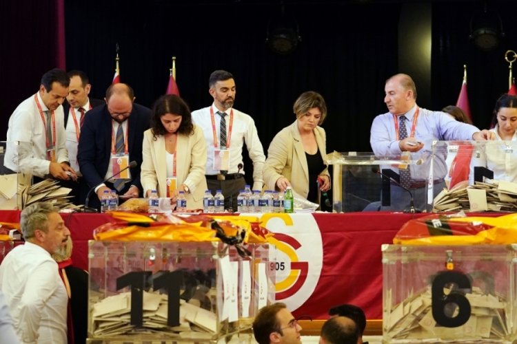 Galatasaray se&ccedil;iminde oy sayma işlemi başladı