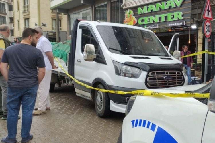 Bursa'da husumetlisinin işyerine gidip kurşun yağdırdı