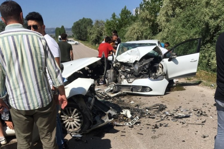 Tokat'ta 2 otomobil &ccedil;arpıştı: &Ccedil;ok sayıda yaralı var