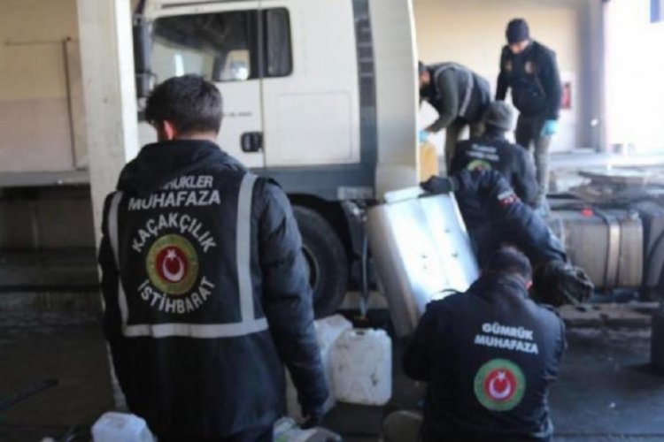 Tırın yakıt deposunda 272 kilo 832 gram metamfetamin ele ge&ccedil;irildi