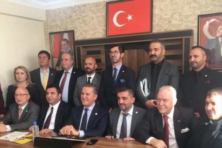 Mustafa Sarıg&uuml;l'e k&ouml;t&uuml; haber: TDP Sivas teşkilatları, istifa ettiklerini duyurdu