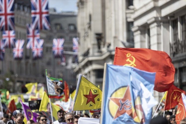 Londra'da PKK/YPG protestosu ortalığı karıştırdı...O anlar kamerada