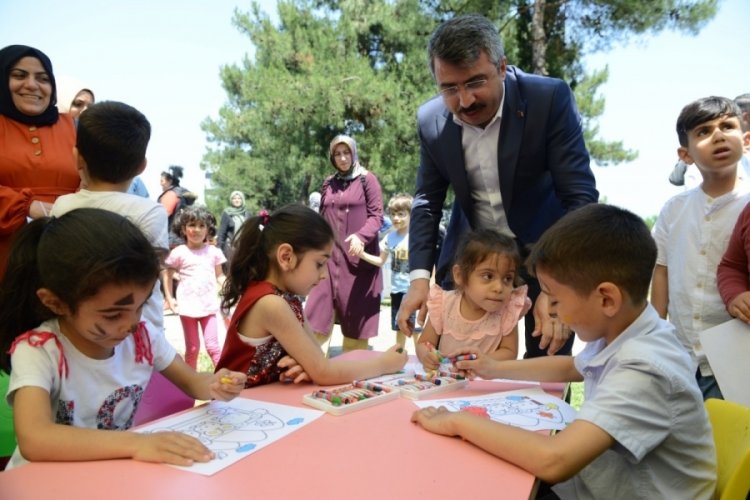 Bursa'da minikler oyun şenliğinde buluştu