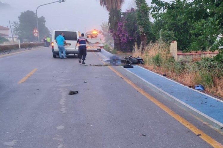 Muğla'da otomobilin &ccedil;arptığı motosikletteki 2 kişi &ouml;ld&uuml;