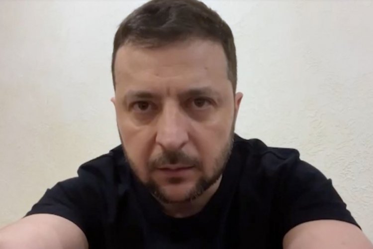 Volodimir Zelenski: Şiddetli sokak &ccedil;atışmaları devam ediyor