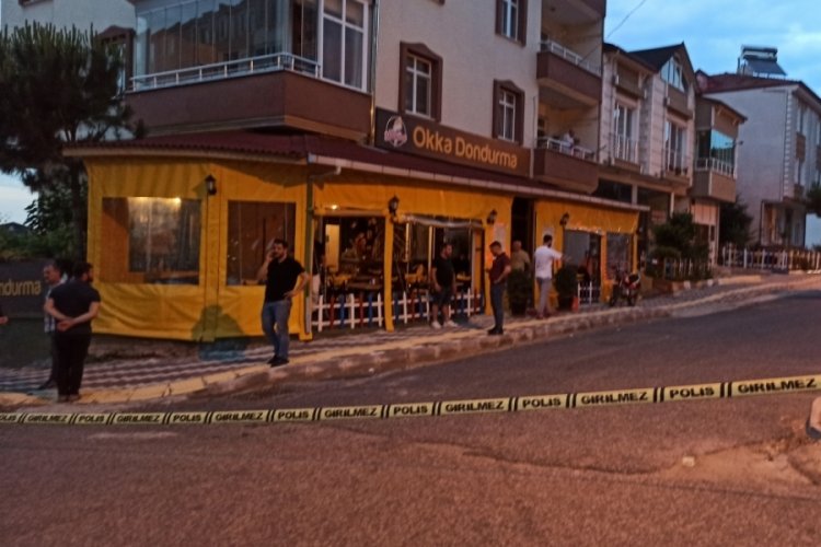 Yedikleri dondurmanın parasını isteyen dondurmacıya kurşun yağdırdı