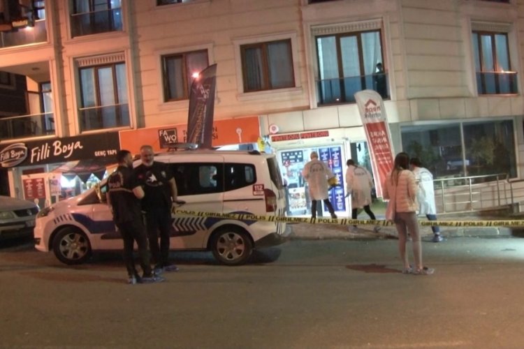 Boşanma aşamasındaki eşlerin aileleri birbirine girdi: 1 &ouml;l&uuml; 2 yaralı