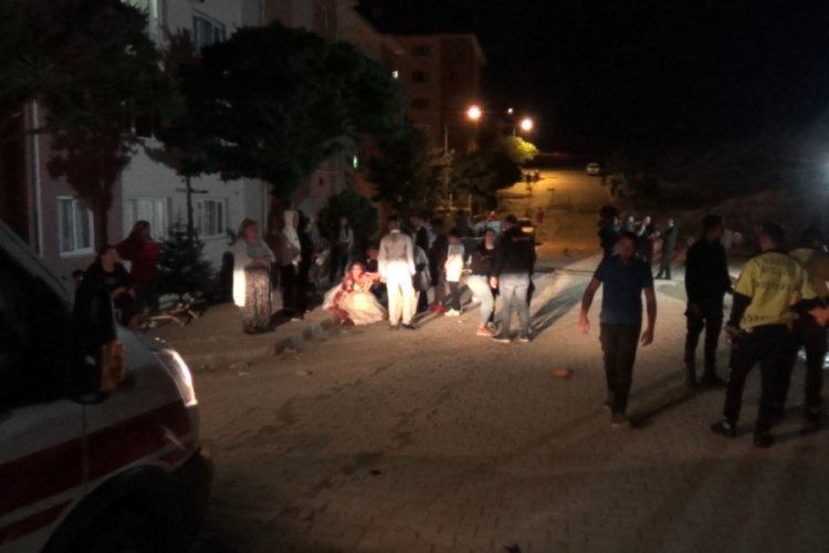Alkoll&uuml; şahıs d&uuml;ğ&uuml;nde aracını davetlilerin &uuml;zerine s&uuml;rd&uuml;: 20 yaralı