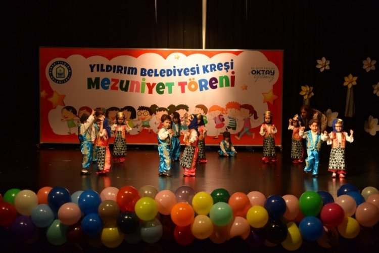 Bursa Yıldırım'da miniklerin mezuniyet heyecanı