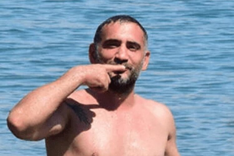 &Uuml;mit Karan kendini Kıbrıs'ın sularına bıraktı