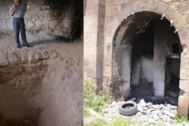 Definecilerden 158 yıllık Kavakkapı'ya saldırı