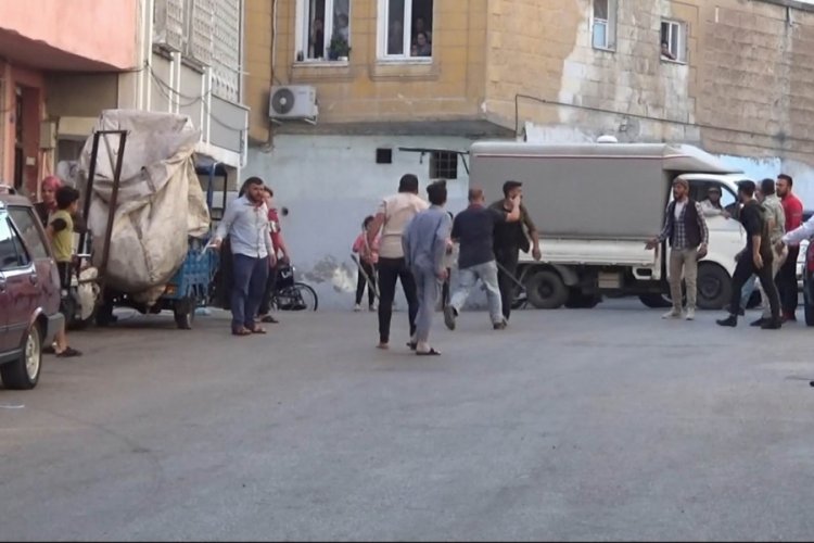 Yabancı uyruklular arasında sopalı bı&ccedil;aklı kavga: 3 yaralı