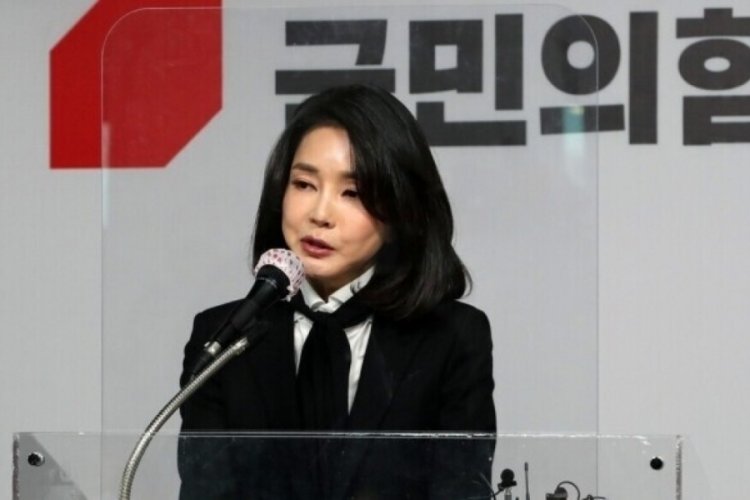 First Lady Kim, &uuml;lkedeki k&ouml;pek eti t&uuml;ketimini eleştirdi