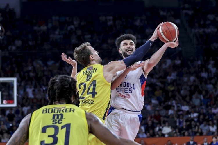 Potada şampiyon Fenerbah&ccedil;e Beko