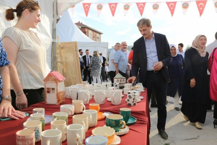 Sakarya'da el emeği &uuml;r&uuml;nler sergilendi