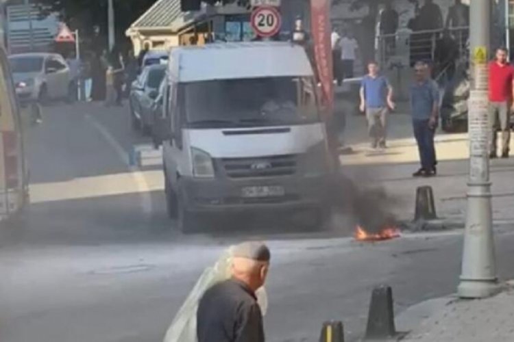 İstanbul Sultangazi'de yer altı kabloları alev aldı