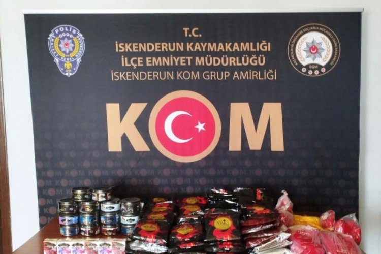 Hatay'da nargile t&uuml;t&uuml;n&uuml; ve makaron operasyonu